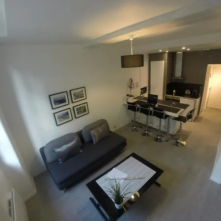 Apartment Sea Location *